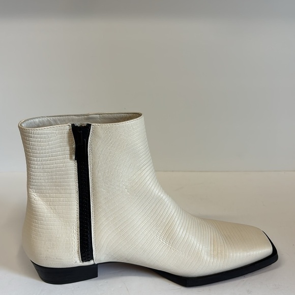 FRAME Le Maddox Leather Ankle Boots Off White Lizard Women's Size 39 - Picture 7 of 10
